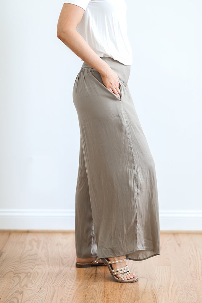 Relaxed Elegance Wide Leg Pants | Taupe