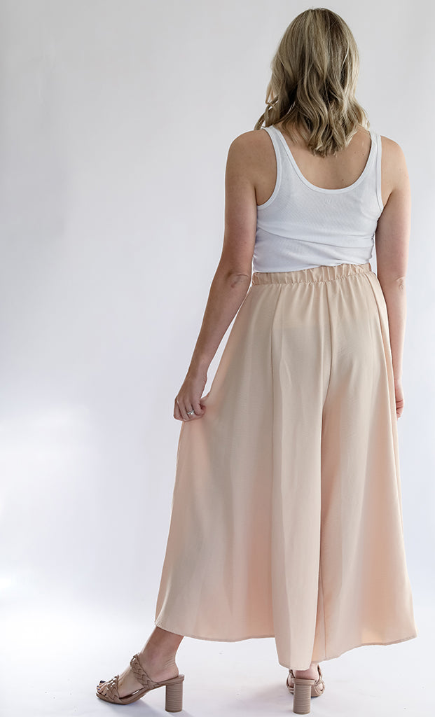 Wide leg flowy trousers with elastic waist from Favored and Common