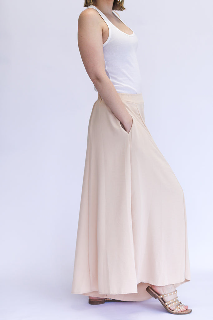 Wide leg satin pants outfit for women from Favored and Common